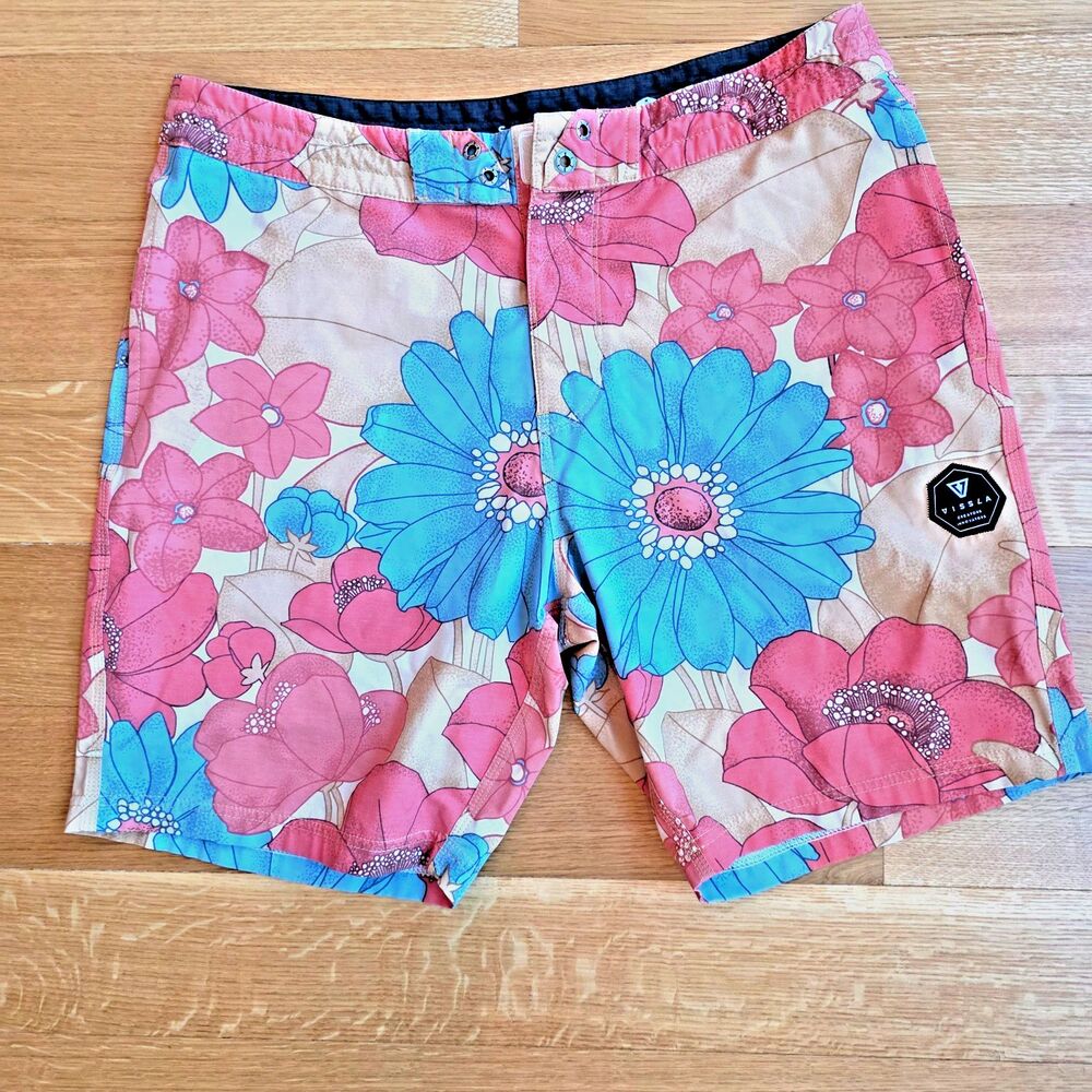 VISSLA Men’s Lopa Board Short Swimsuit in Warm Retro Floral Size 33 Medium